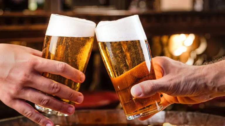Beer House &amp; Sports Bar (1/2)