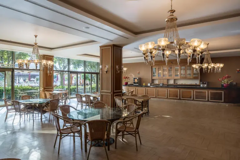 Restoran &amp; Bar