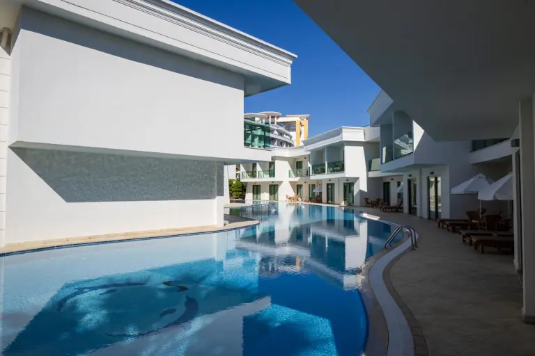Swim Up Villa Suite